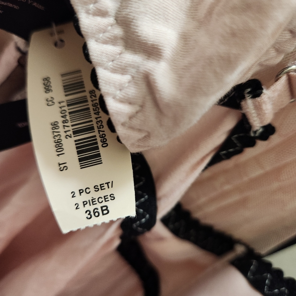 NEW! VS Intimates 2pcs - Picture 9 of 9